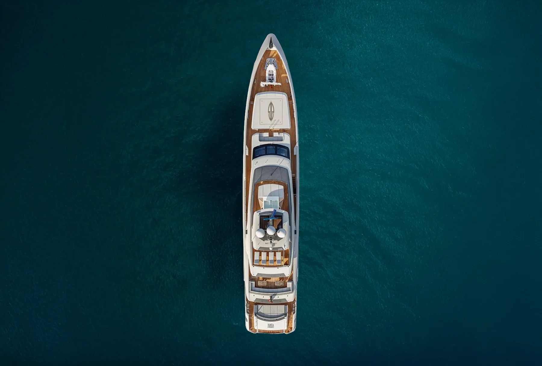 Photo d'un yacht en plongée