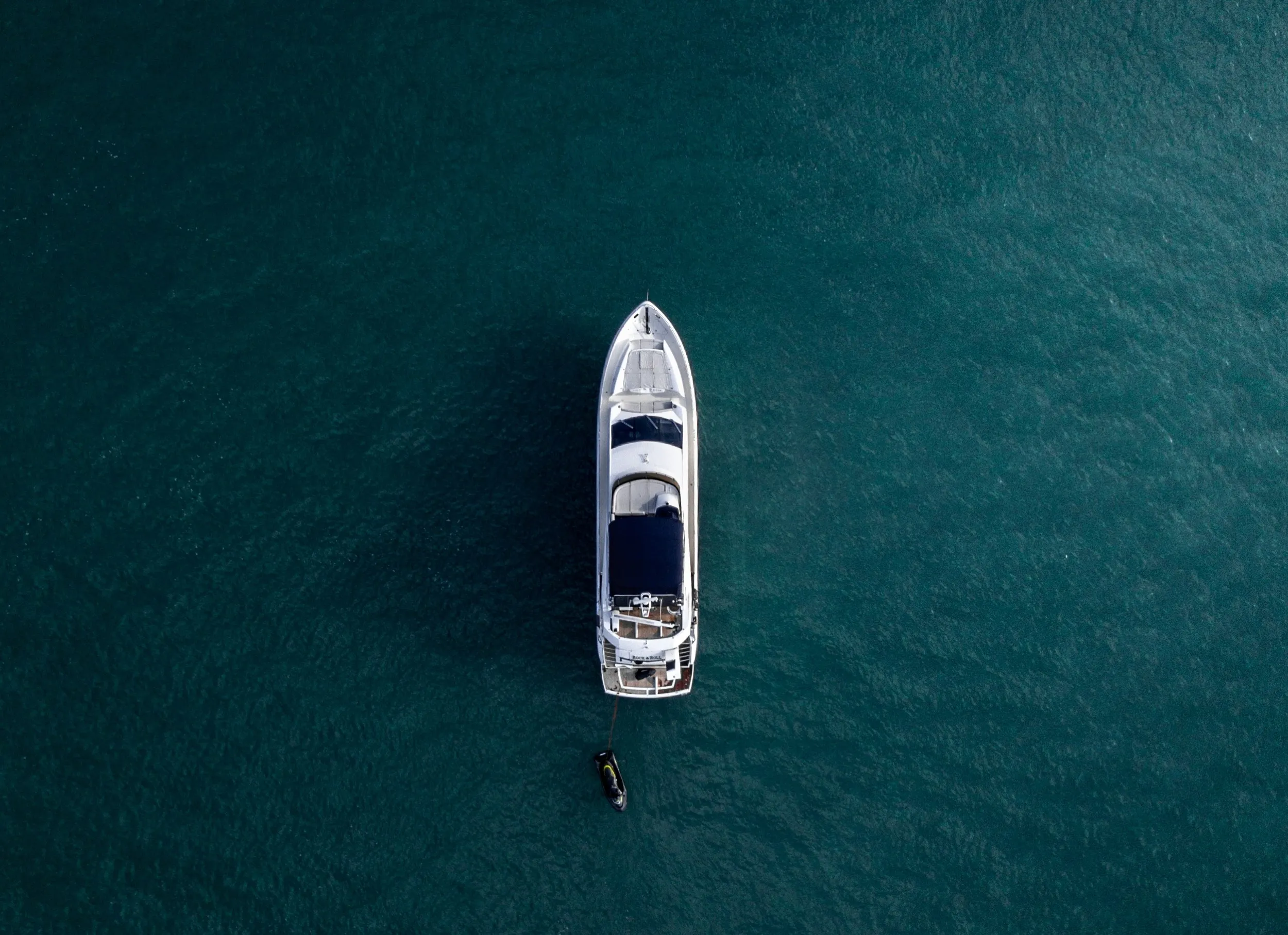 Photo d'un yacht en plongée
