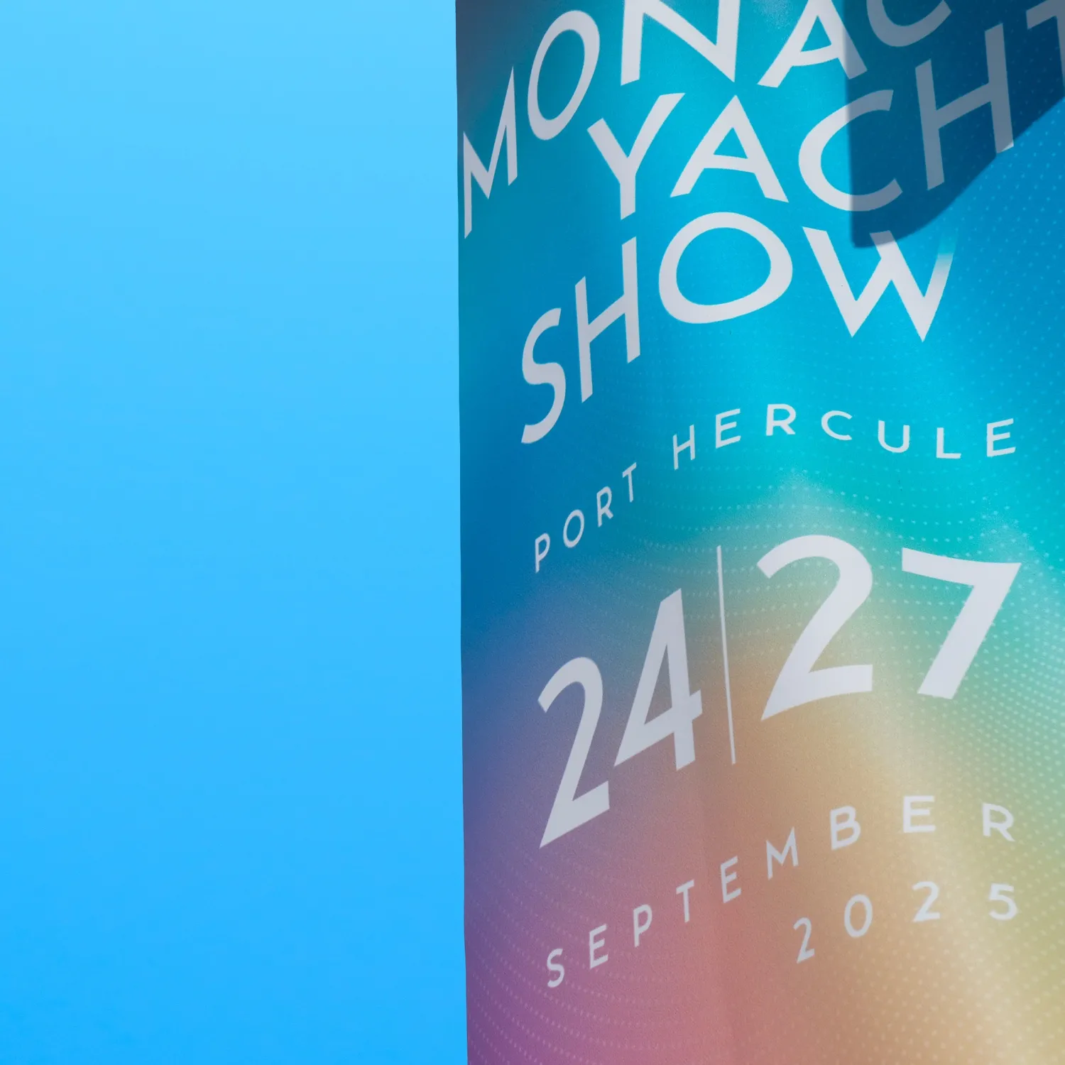 Oriflamme annonçant le Monaco Yacht Show